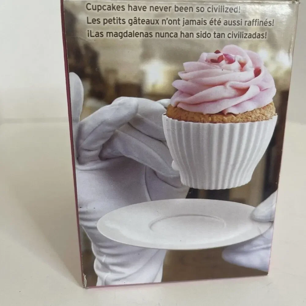 - Fred TEACUPCAKES- Bake & Serve Teacup Cupcake Molds, 4 Cups And Saucers NEW